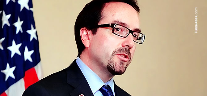 ABD elçisi: Hükümet eleştirisi ihanetle eşdeğer değildir