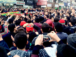 Diyarbakır'da galibiyet kutlamalarına polis müdahalesi