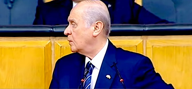 Prompter'ı kapanan Bahçeli: Bu bozuldu mu ya?