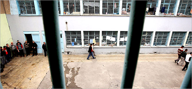 Hapishaneler Türkiye’ye yetmiyor