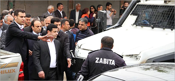 Cizre'de Demirtaş'a polis müdahalesi