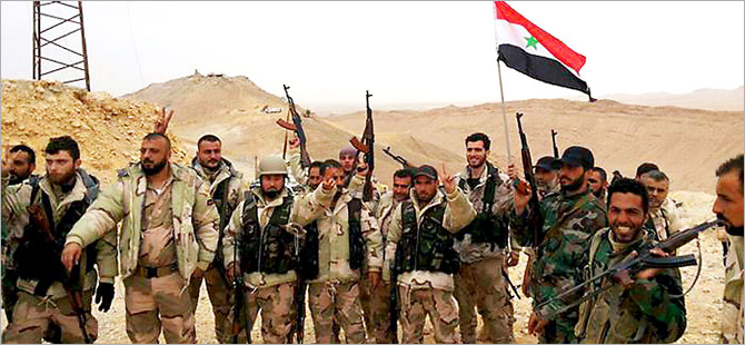 Suriye ordusu Palmira'yı tamamen geri aldı