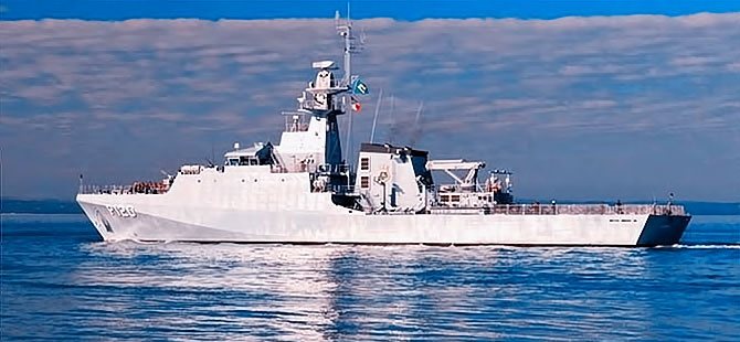 İran, Yemen'e savaş gemisi yolladı