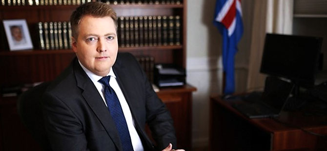 İzlanda Başbakanı istifa etti