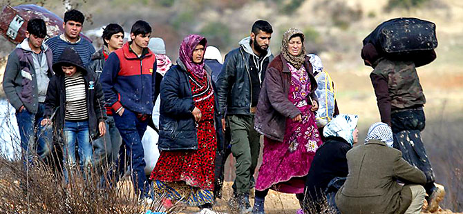 '100 bin kişi Türkiye'ye doğru kaçıyor'