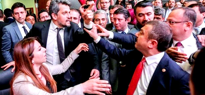 Anayasa değişikliği AKP, CHP ve MHP'nin oylarıyla kabul edildi