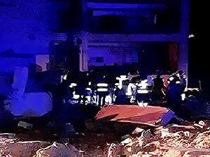 Derik’te karakola bomba yüklü araçla saldırı