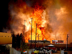 Kanada yanıyor: 100.000 kişi şehirden kaçıyor