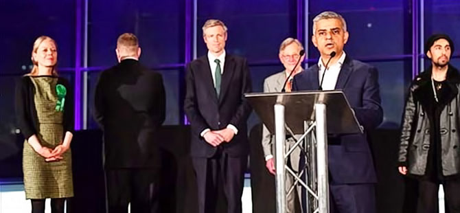 Sadık Han'a yemin töreninde protesto