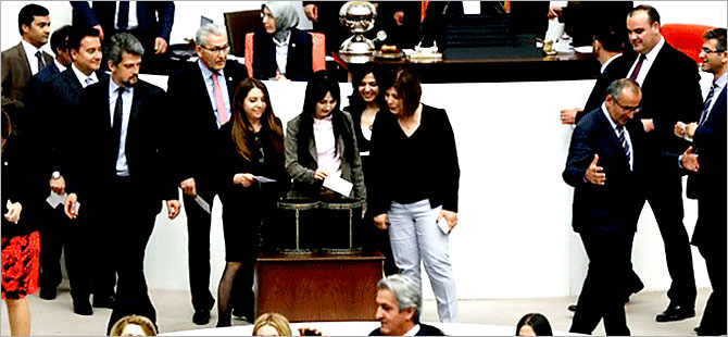 ‘Dokunulmazlık oylaması ilk tur: 348 ‘evet’