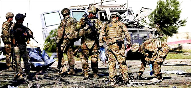 Afganistan’da ABD konvoyuna intihar saldırısı