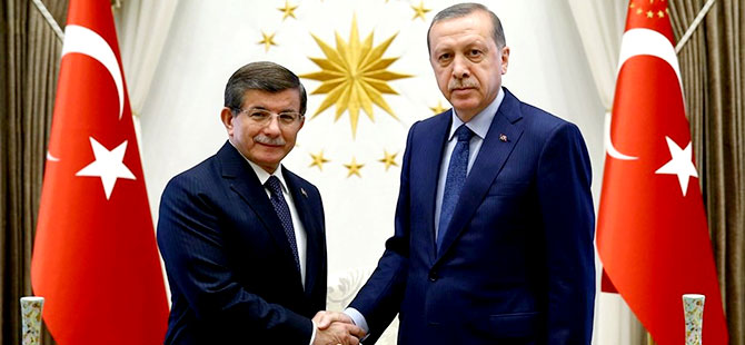 Ahmet Davutoğlu, Cumhurbaşkanı Erdoğan’a istifasını sundu