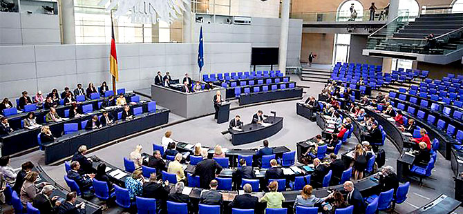 Almanya parlamentosu 'soykırım tasarısı'nı onayladı