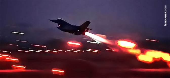 ABD'de iki F-16 savaş uçağı havada çarpıştı