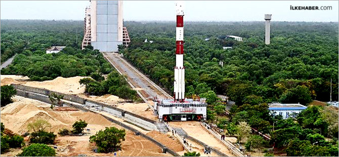 Hindistan 20 uydu taşıyan roketi uzaya fırlattı