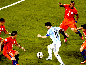 Lionel Messi Arjantin milli takımına veda etti