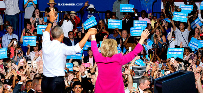 Obama, ilk kez Clinton'ın seçim mitingine katıldı
