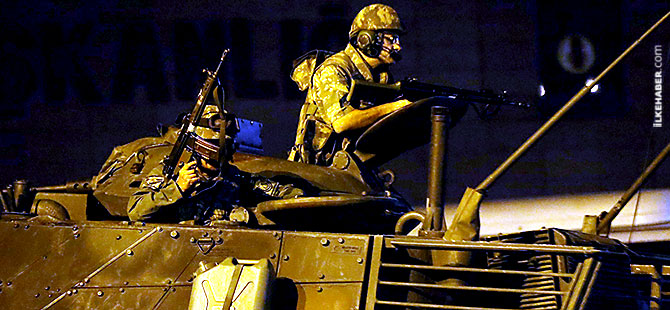 Darbe gecesinin kader anları...