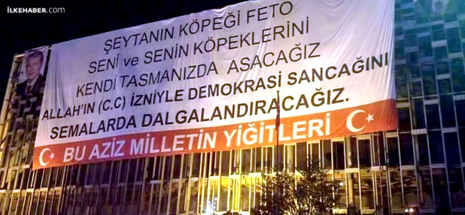 AKM’ye idam pankartı asıldı