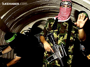 Hamas, gizli tünellerinin 'kapılarını' ilk kez açtı