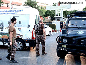 Harp Akademileri lojmanına polis baskını: 40 kişi gözaltına alındı