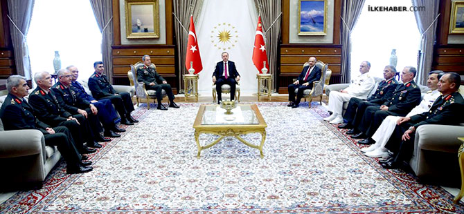 Cumhurbaşkanı Erdoğan YAŞ üyeleriyle görüştü