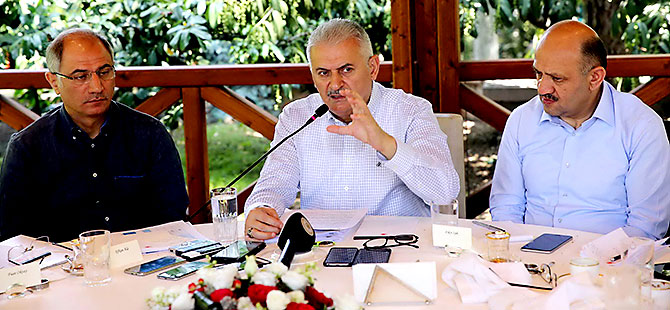 Başbakan: '17-25 Aralık’tan sonra uyanmamış olanlar masum değil'