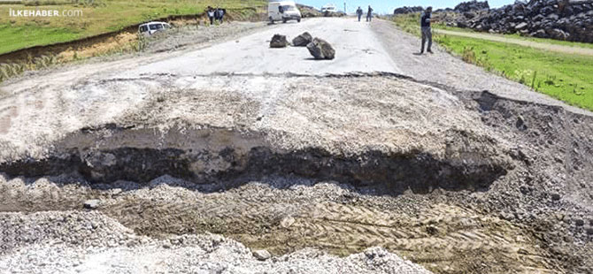 Valilik kararıyla hendek: Doğubayazıt- Çaldıran yolu ulaşıma kapatıldı