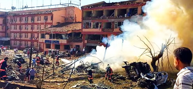 Elazığ Emniyeti'ne saldırı: 3 ölü, 100'den fazla yaralı var