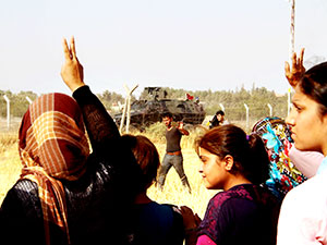 Urfa Valiliği: Kobani'ye askeri harekat yok