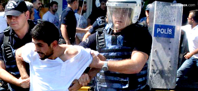 Diyarbakır'da öğretmenlere gaz ve gözaltı