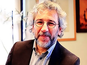 Can Dündar'a 27 yıl 6 ay hapis cezası verildi