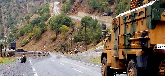 Hakkari'de patlama: 1 asker hayatını kaybetti