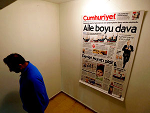 Akın Atalay hakkında yakalama kararı