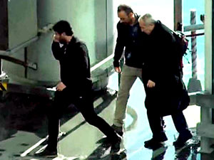 Akın Atalay havaalanında gözaltına alındı