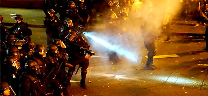 Trump karşıtı gösterici vuruldu