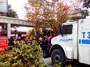 Boğaziçi Üniversitesi'nde rektör protestosuna müdahale
