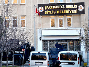 DBP'li Bitlis Belediyesi'ne operasyon