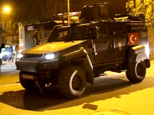 Diyarbakır'da polislere saldırı