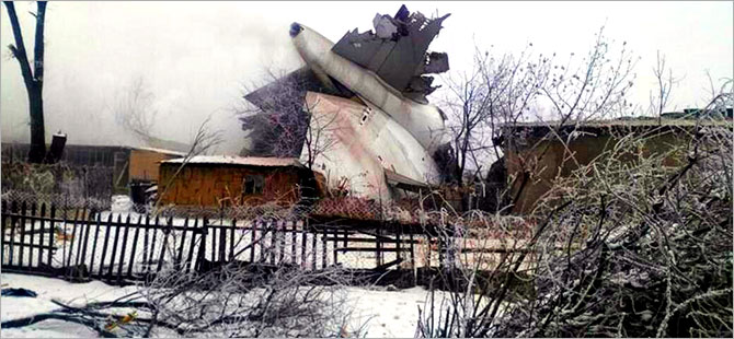 Türk kargo uçağı Bişkek'te düştü