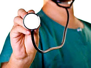 Manisa'da 8 doktor gözaltına alındı