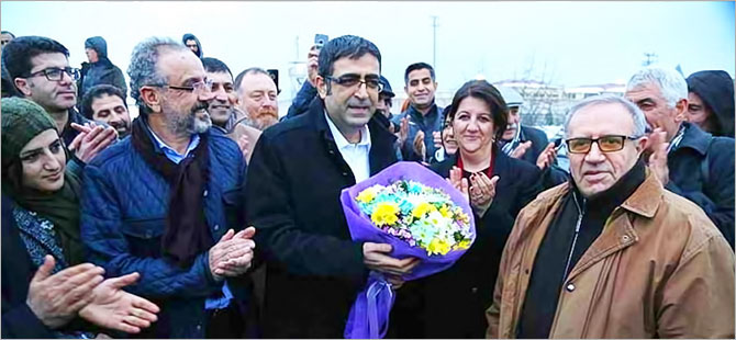 HDP’li İdris Baluken: Bu arkamda gördüğünüz cezaevinde...