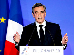 Fransa cumhurbaşkanlığı adayı Fillon'un evine polis baskını