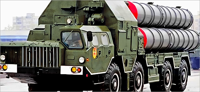 İran, Rus S-300 füze sistemini test etti