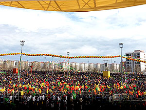 Diyarbakır'da Newroz coşku ile kutlandı