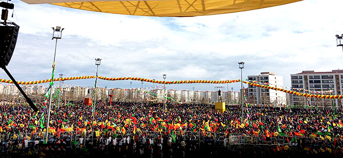 Diyarbakır'da Newroz coşku ile kutlandı