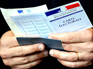 Fransa'da cumhurbaşkanı seçiminin ilk turu başladı