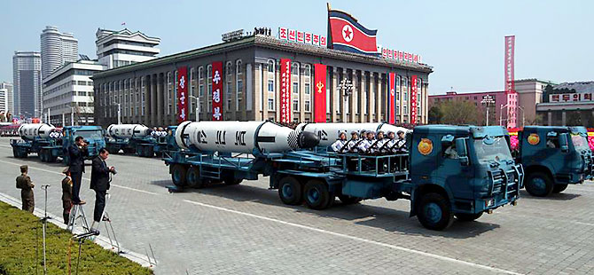 Kuzey Kore: ABD uçak gemisini vurmaya hazırız