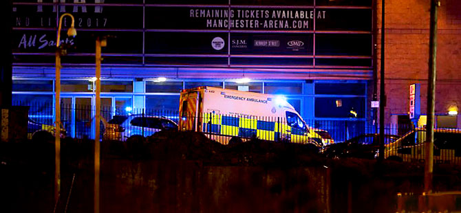 İngiltere'de bombalı saldırı: 22 ölü