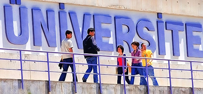 Üniversitelerde öğrenci sayısı arttı, akademisyen azaldı